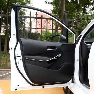 70Kw トータルモーターパワー カスタマイズされた電動車 2023 トヨタ・コロラ 1.8L ダブルエンジンのパイオニア版 エネルギーコンパクトハイブリッド車