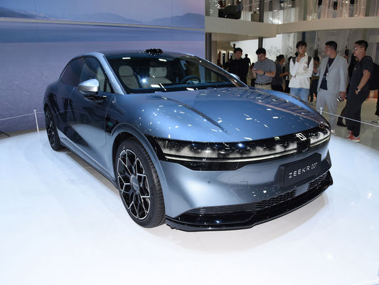 2024 Geely Zeekr 007 純電気エンジンを持つエネルギー自動車 P0000155