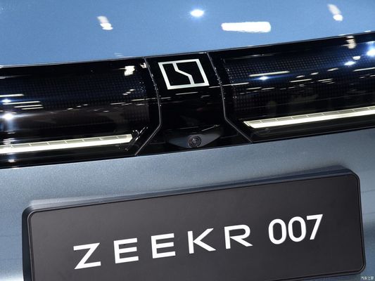 2024 Geely Zeekr 007 純電気エンジンを持つエネルギー自動車 P0000155