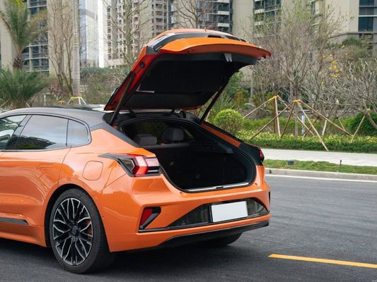 Zeekr 001 100kwh 656km 公式最大速度200km/hの電気自動車