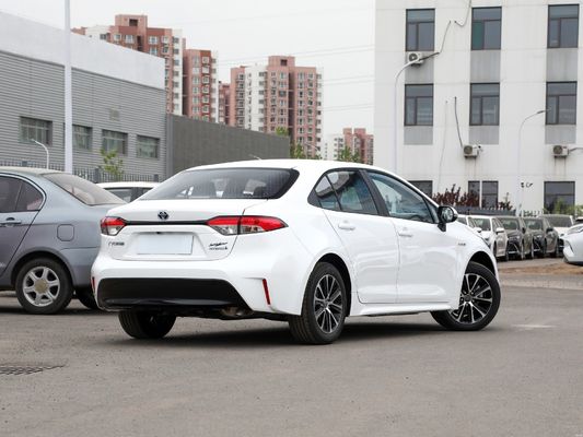 トヨタレヴィン2023モデル 1.8L 双エンジンの電気ハイブリッド デラックス版 自動座席 5