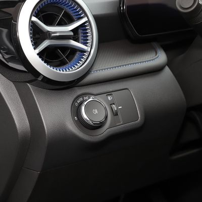 2024モンザ 1.3tライトハイブリッド 自動ガソリンカー シェブロレット クルーズ オート 中古/EV