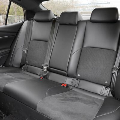 2024 キャムリー 2.0hxs スポーツプラス バージョン ハイブリッド 車と E-CVT ステップレストランスミッション