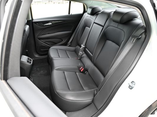 ビュイック・ニューラゲル 25t 2024 1000-1600cc排量を持つ自動車とガソリン燃料