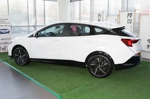 閉ざされた車体型 ブイック ベライトブルー 6 コンフォート版 430km 5席以上