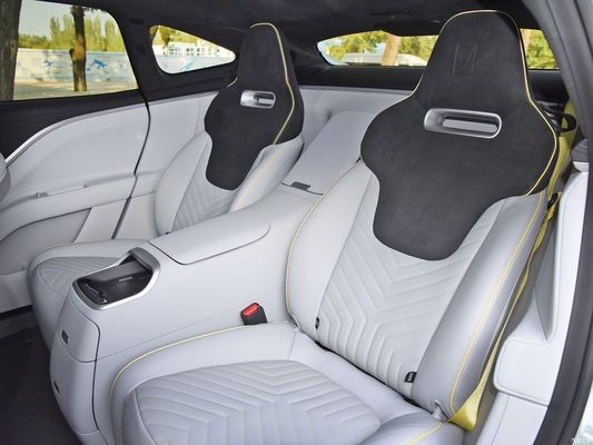 電気SUV 2022 長距離 双エンジンの豪華版 4人乗り 最先端技術
