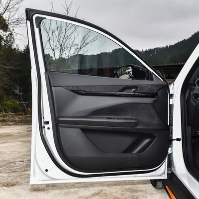 チェンガン Uni-V 1.5t 5座ガソリンカー 電磁式ブレーキシステムとFWDドライブ