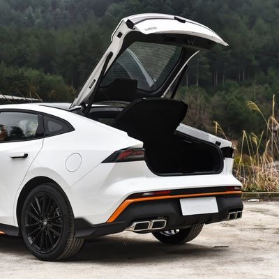 チェンガン Uni-V 1.5t 5座ガソリンカー 電磁式ブレーキシステムとFWDドライブ