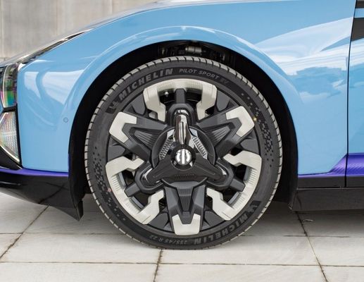494kw 後部サスペンション フォーム・ファイブ・リンク 独立式サスペンション 2023 ヒフィ Z 4人乗り 電気自動車 SUV