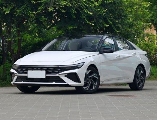 2023 Hyundai Elantra 1.5L CVT セダン 左方向車とマクファーソン独立式サスペンス