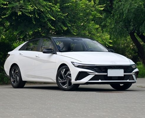 2023 Hyundai Elantra 1.5L CVT セダン 左方向車とマクファーソン独立式サスペンス