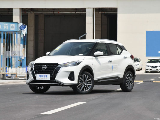自動ギアボックスとファッション的なデザインのガソリン駆動 2023 ニッサンキックス SUV