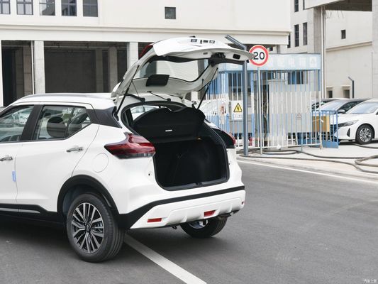 自動ギアボックスとファッション的なデザインのガソリン駆動 2023 ニッサンキックス SUV