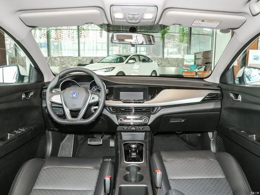 チャンガン イードー EV460 電動セダン 車