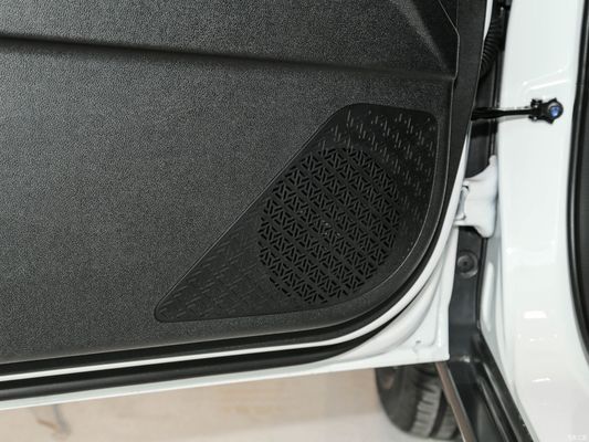 チャンガン イードー EV460 電動セダン 車