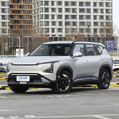 KIA EV5 530 ライト エア ランド SUV 電気自動車 左方向車と64.2Kwh バッテリー