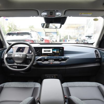 KIA EV5 530 ライト エア ランド SUV 電気自動車 左方向車と64.2Kwh バッテリー