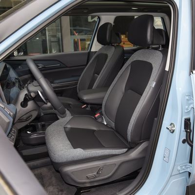KIA EV5 530 ライト エア ランド SUV 電気自動車 左方向車と64.2Kwh バッテリー