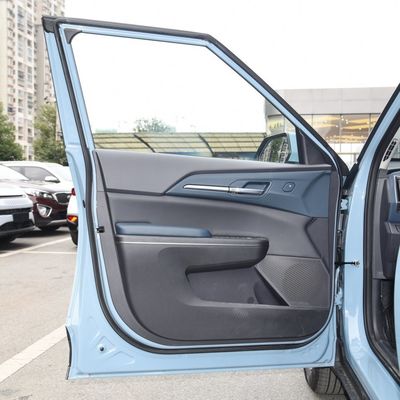 KIA EV5 530 ライト エア ランド SUV 電気自動車 左方向車と64.2Kwh バッテリー