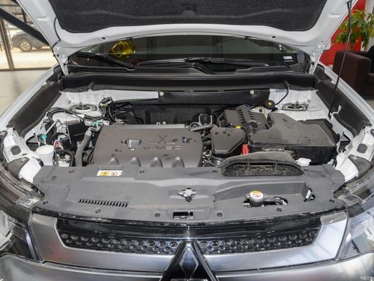 2021年アウトランダーFWDSUV ガソリンエネルギータイプと耐久性2.0L166馬力L4エンジン