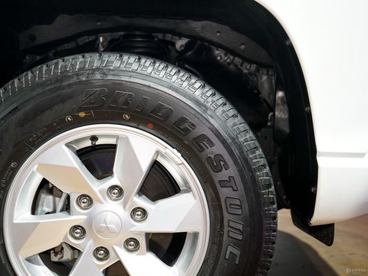 パーソナライゼーション ピックアップ ディーゼル 自動車 三?? L200 2023 2.3t タンク 最高速度 171 Km/H