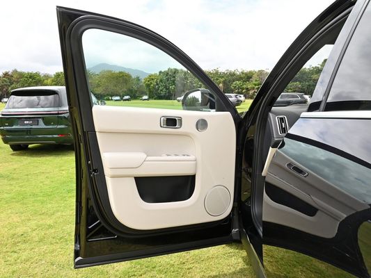 エネルギー用車両 黒 2024 Li/Lixiang L7 Ultra 5人座とハイブリッド電気エンジン