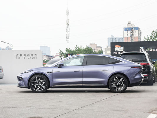 5000*1953*1494 2023 BEVハッチバック 電動車両 Rising Auto F7 BEV技術付き