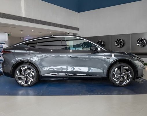 2023 ライジング・オート R7 ロングレンジスクリーン マスターバージョン デザインの電気クロスオーバー