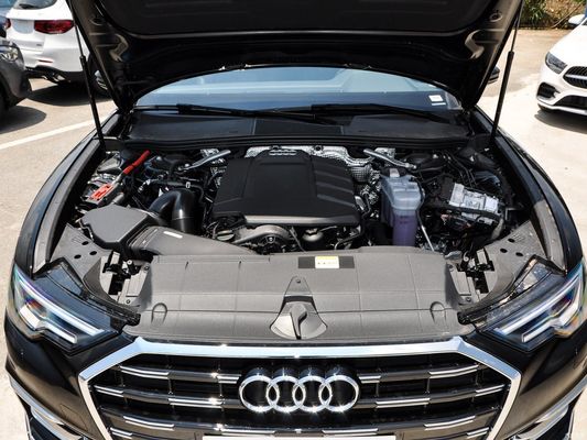 140kw FWD自動車サプライヤー 2023年 アウディ A6l Tfsi デラックス スポーツエディション オートセダン