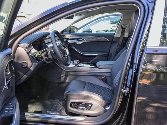 オートマティックギアボックス付きのガソリンカー Audi A8 2023 A8l 50tfsi Quattro Selected Version