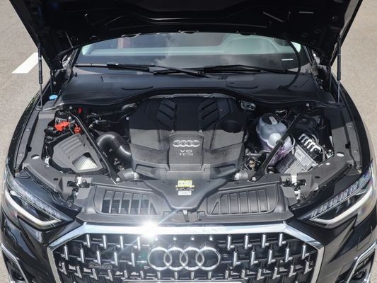 オートマティックギアボックス付きのガソリンカー Audi A8 2023 A8l 50tfsi Quattro Selected Version