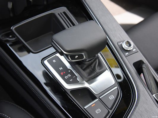 ガソリンカー アウディ A4l 2023 40tfsi オートマティックギアボックスと4858*1847*1439サイズ