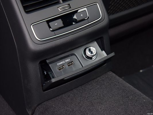 アウディ A4l 2023 45tfsi クワトロ 自動トランスミッション付き 選択式ダイナミックバージョン セダン