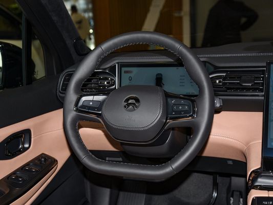 400kw 2022 Nio Es8 7人乗りEVSUV フロントサスペンション 形式 ダブルウィッシュボーン独立サスペンション