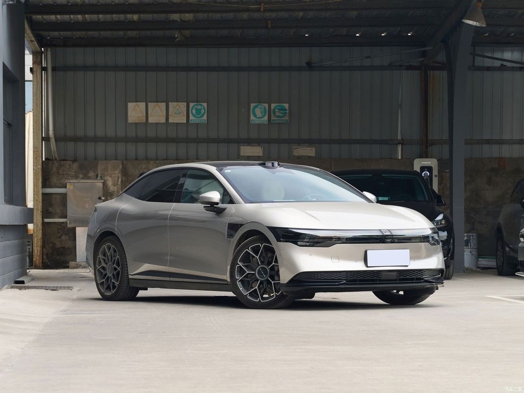 純電動 2024 カー Zeekr007 セダン 4WD 75kwh 100wkwh バッテリー 最高速度 210 Km/H EV