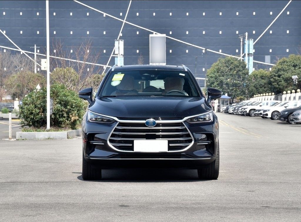 黒色 2022 BYD Tang EV 635km 四輪駆動 フラグシップ版 選択された6人乗り車