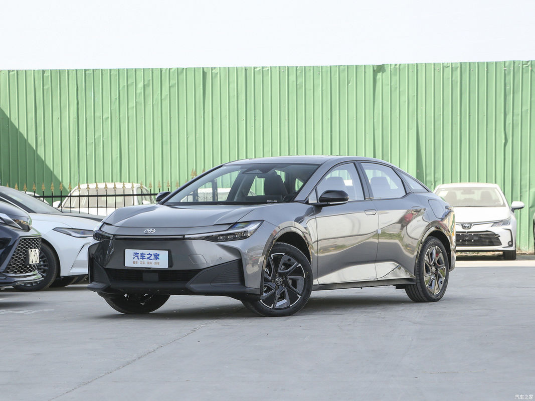 セダン トヨタ Bz3 2023 616km ロングランス PRO 電動車 左方向体スタイル