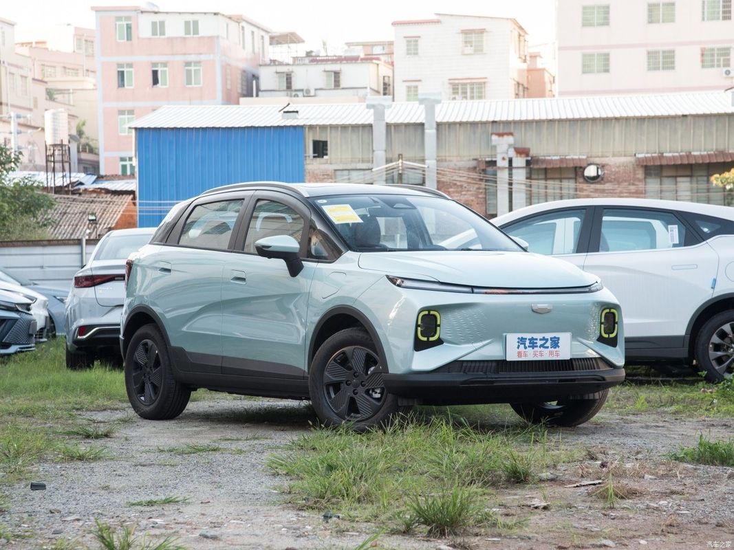 吉利ジオメトリE 2023 320KM ハッピータイガー 5人乗りの電気自動車 SUV