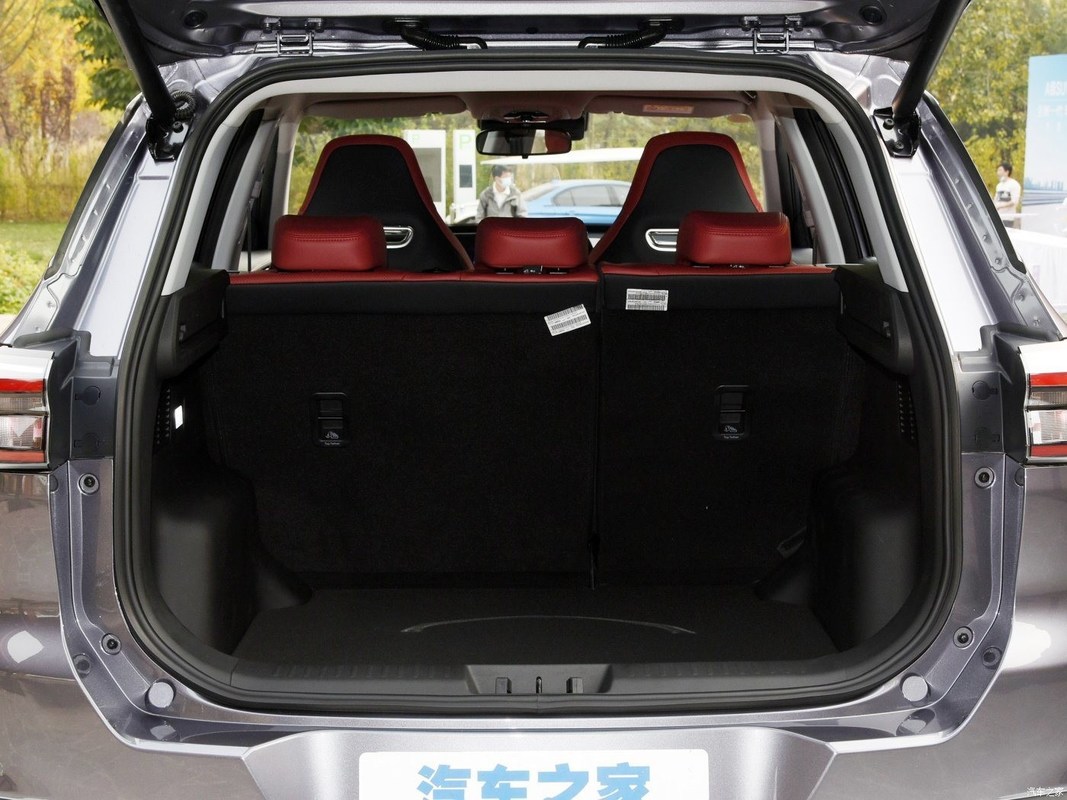 自動チェリーティゴ7プラス 1.5t CVT ディグニティ ガソリン車 最高速さ186-200 Km/H