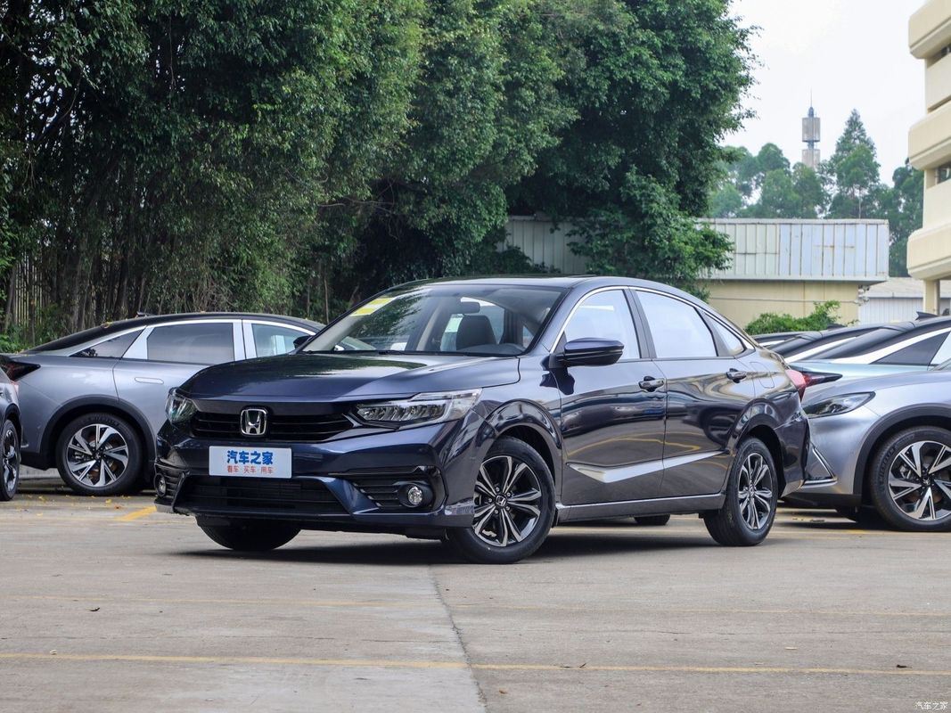 2023 ホンダ エンビックス 1.0t 180ターボ CVT コンフォート エディション セダン カービリー型 ガソリン車